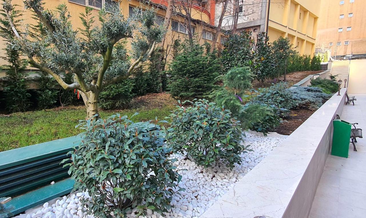 Floral Inn Priština Exteriér fotografie